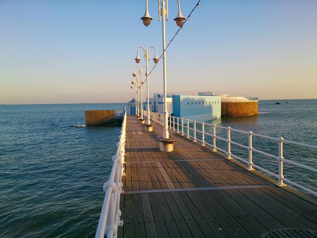 Fort D'Auvergne Hotel Saint Helier Jersey エクステリア 写真